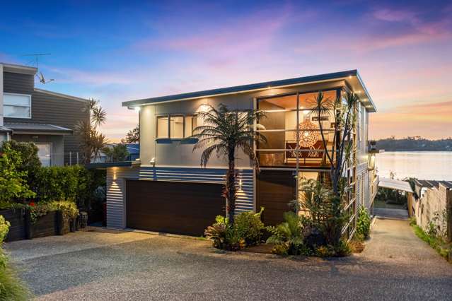 Stunning Luxury Waterfront Living