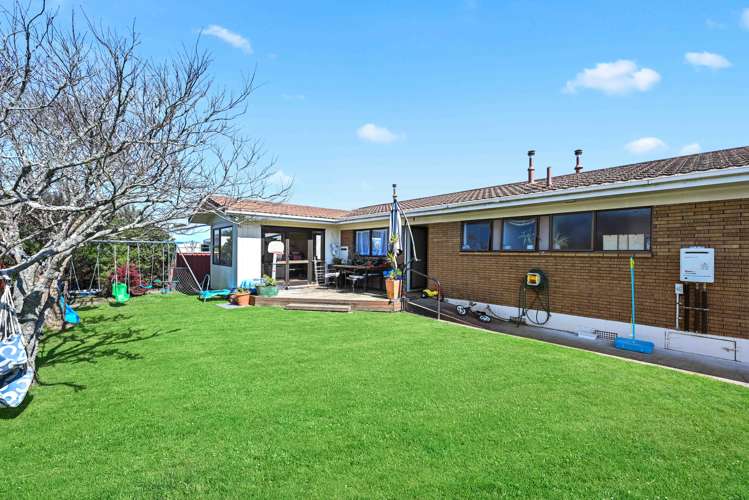 8 Sandalwood Drive Dinsdale_14