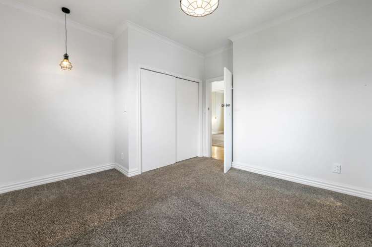 54 Waiwaka Terrace Strandon_17