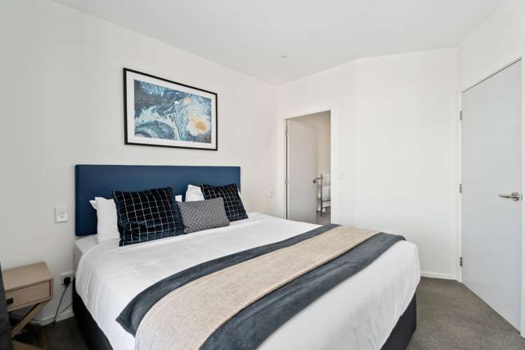 205 (Door 206) Ramada Hotel, 18 Frankton Road Queenstown_13