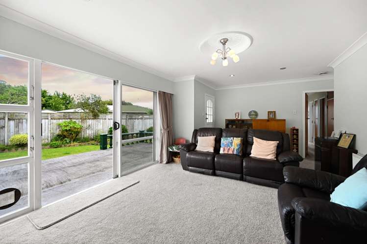 63 Resthill Crescent Glenview_6