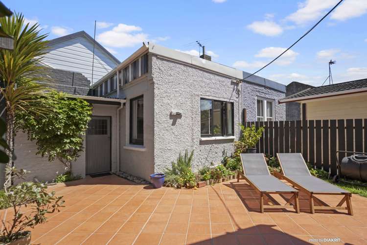 64 Russell Terrace Berhampore_11