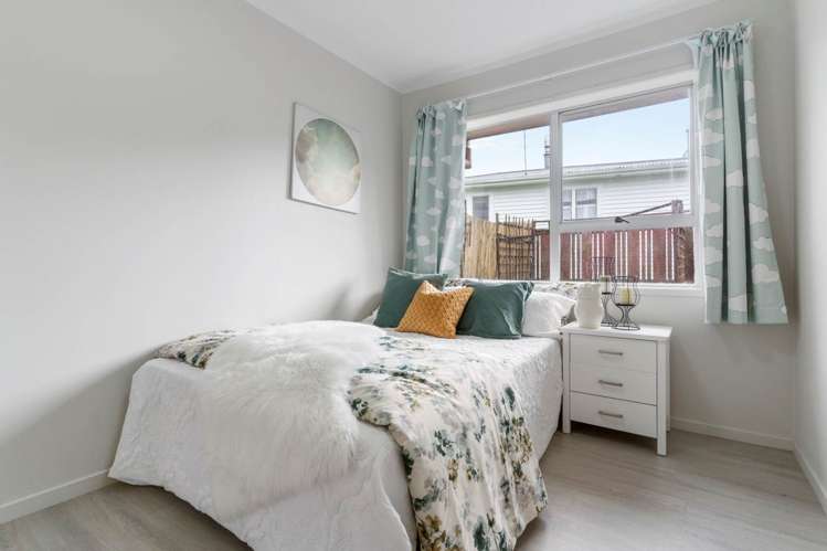 2/1 Ribblesdale Road Henderson_5