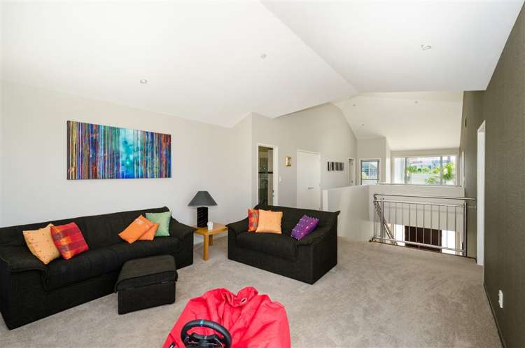 11 Courtneys West Harbour_12