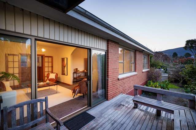 Views, sun and single level living