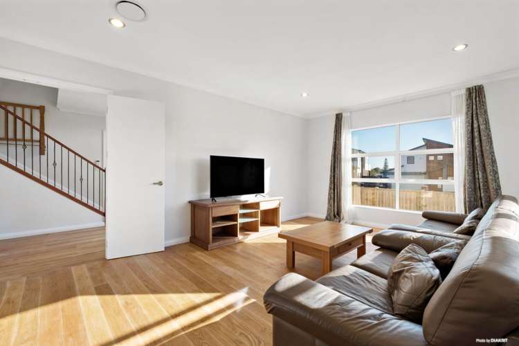 79 Intrepid Crescent Beachlands_0