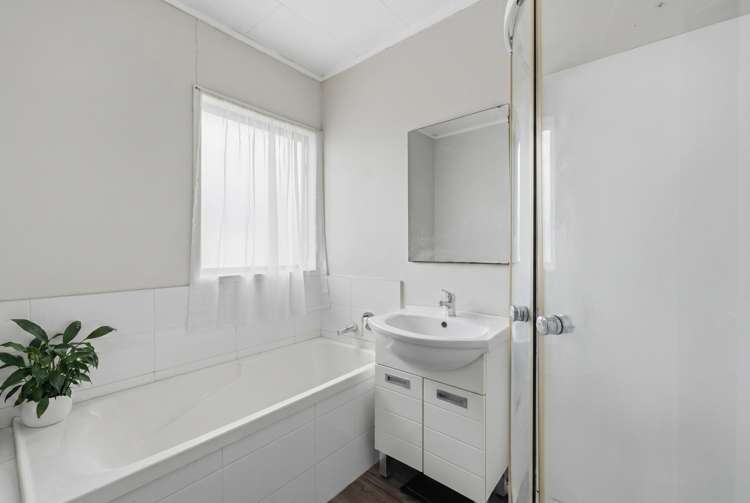 4 Anglers Way Wattle Downs_10