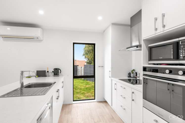 71 Redvers Drive Belmont_8