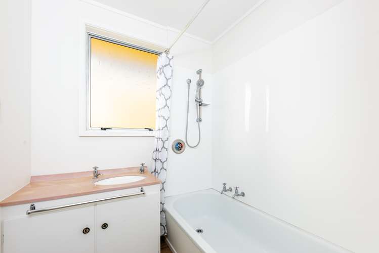 33 Fairlie Crescent Opononi_13