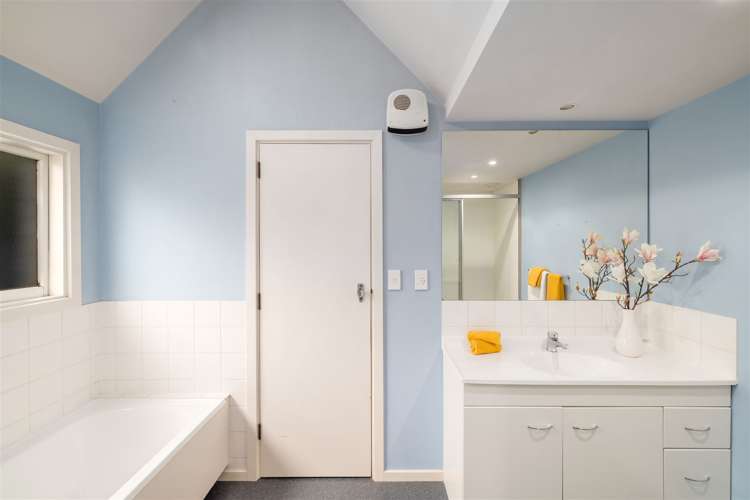 385 Yaldhurst Road Russley_12