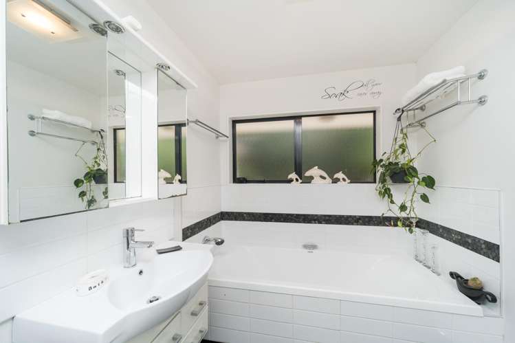 49 Schnell Drive Kelvin Grove_16