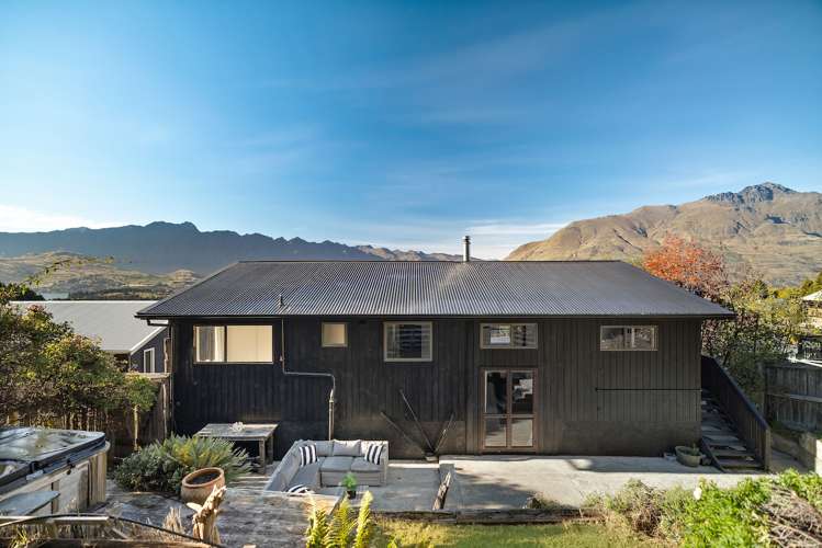 44 Wynyard Crescent Fernhill/Sunshine Bay_14