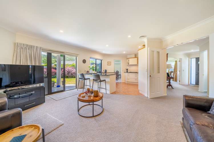 40 Mary Huse Grove Manor Park_13