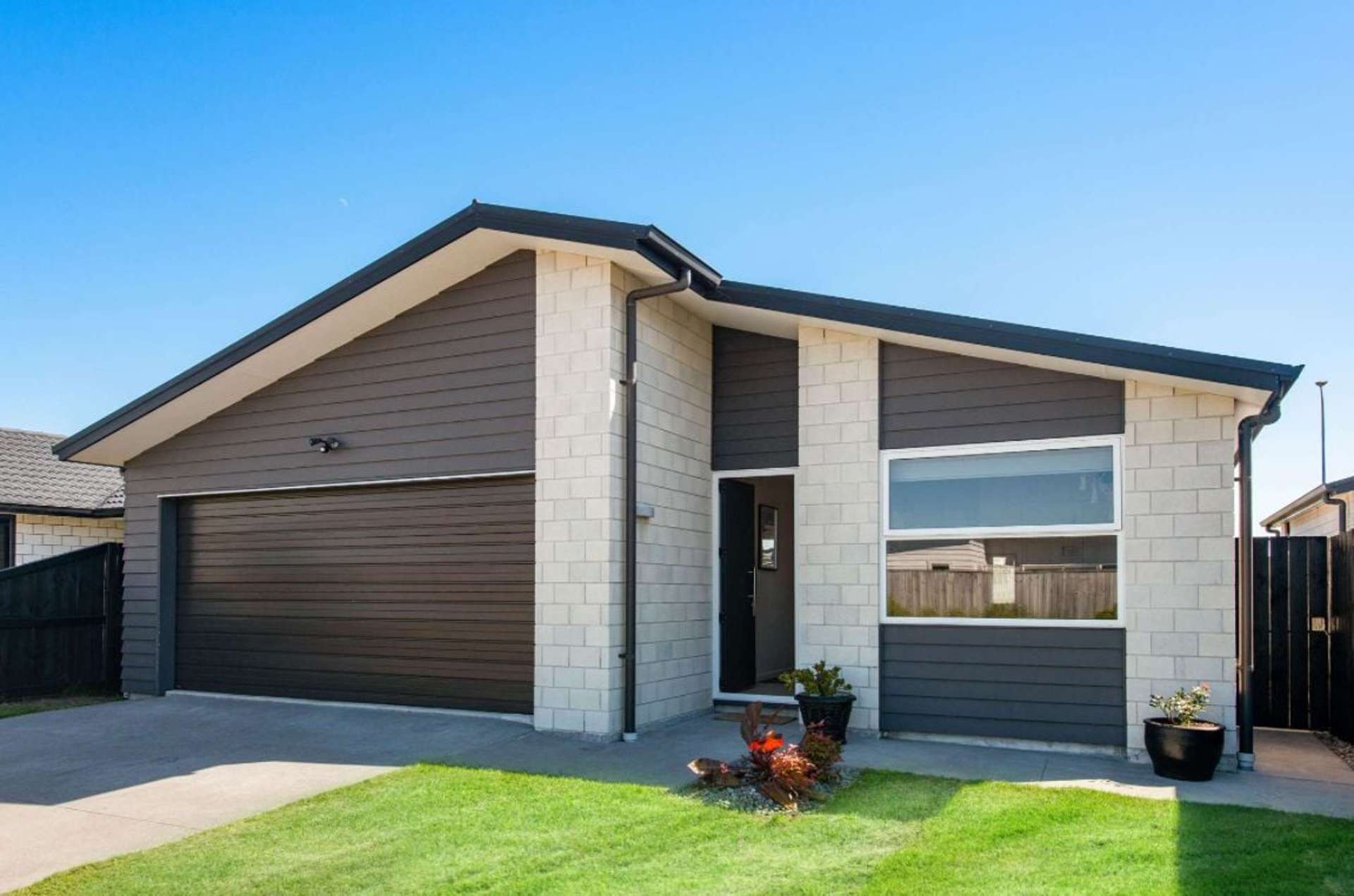 16 Te Hare Piahana Way Papamoa Beach_0