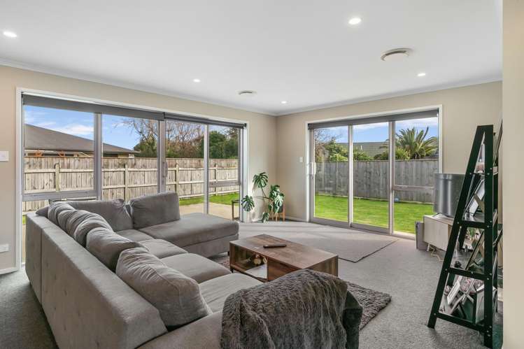 15 Barry Curtis Place_1