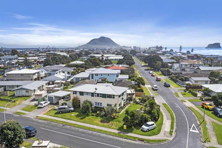 2/27 Clyde Street Mount Maunganui_1