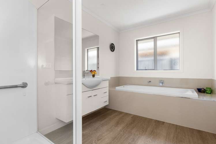 8 Sue Place Mahora_18