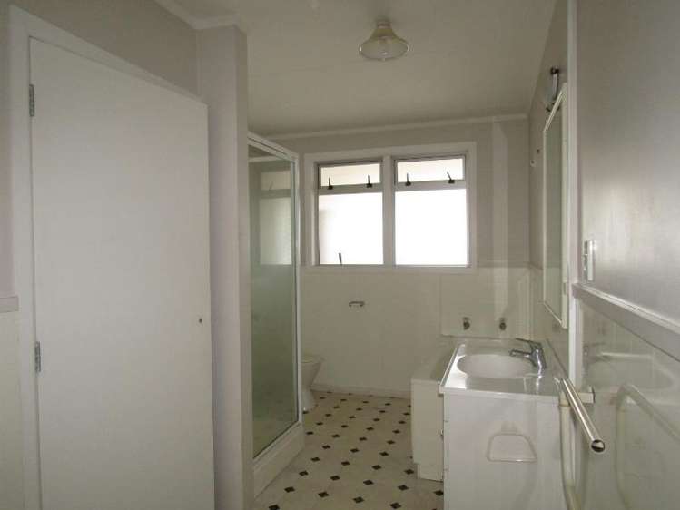 172B Spa Road 11210_12