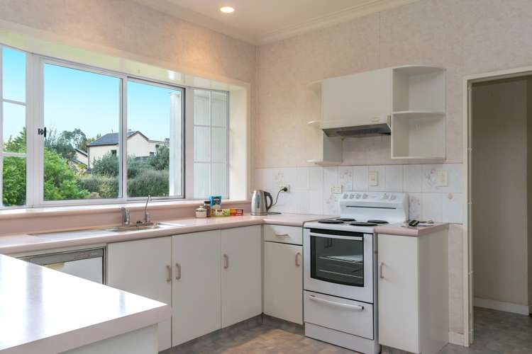 195 Athlone Drive Cambridge_1