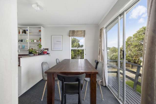 6 Yates Street Otaki Beach_3