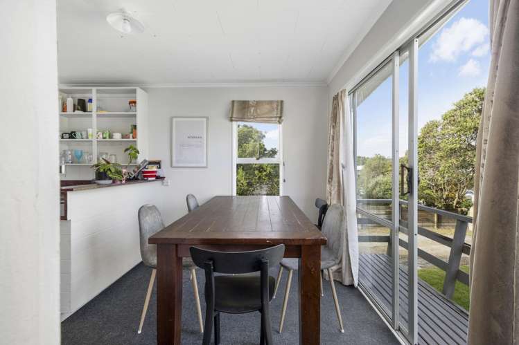 6 Yates Street Otaki Beach_3