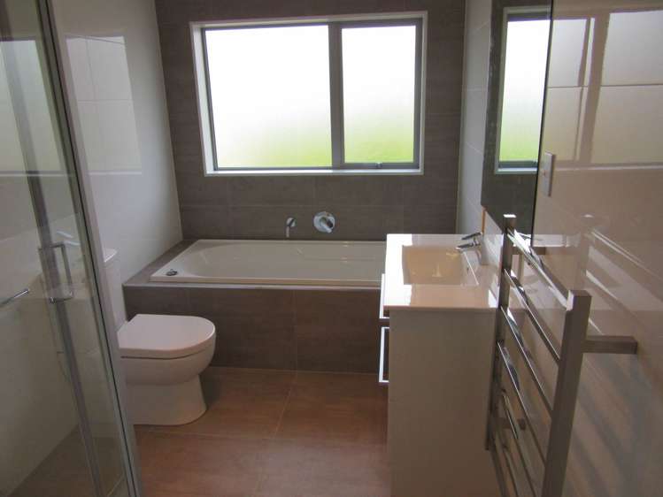 20 Boocock Crescent Orewa_11