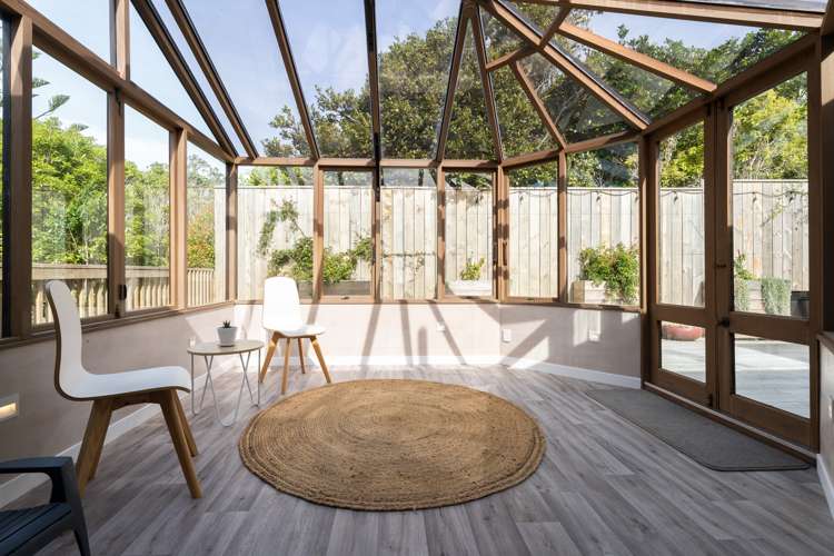 8 Hillview Crescent Paparangi_20