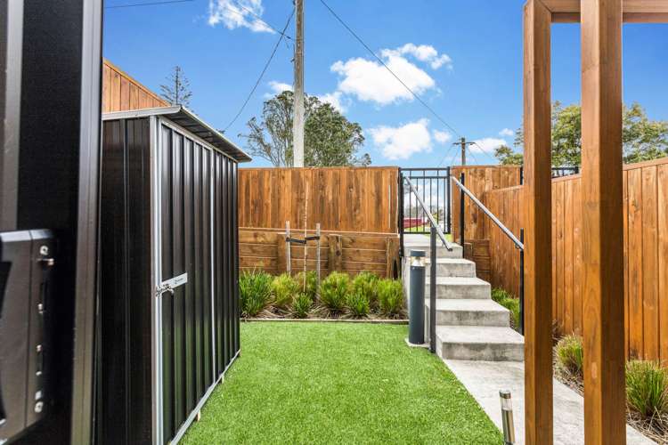 2/80 Awaroa Road Sunnyvale_2