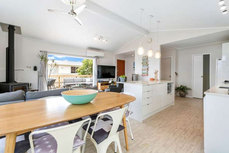 58 Brian Crescent Stanmore Bay_20