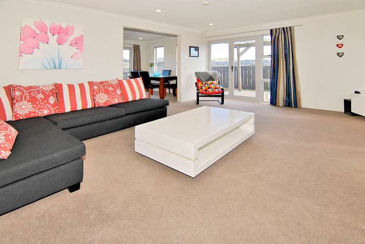 23 White Pine Avenue Woodridge_9