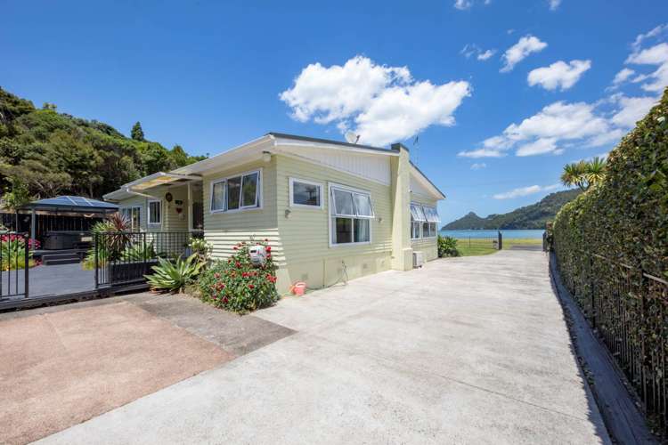 1214 Huia Road Huia_22