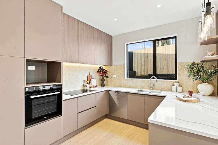 17D Rock Isle Road Torbay_23