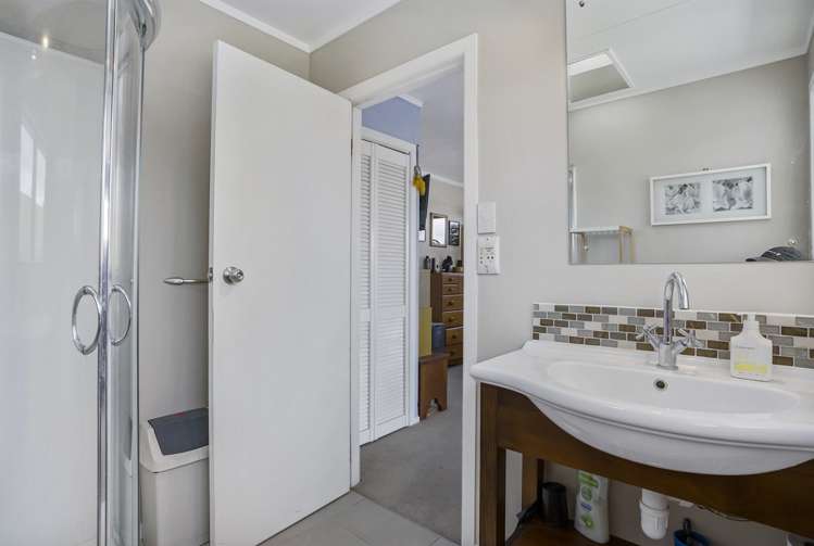 37 Strid Road Te Atatu South_11