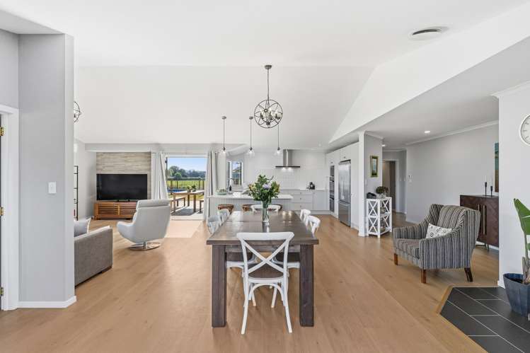 4 Old School Road Ngahinapouri_9