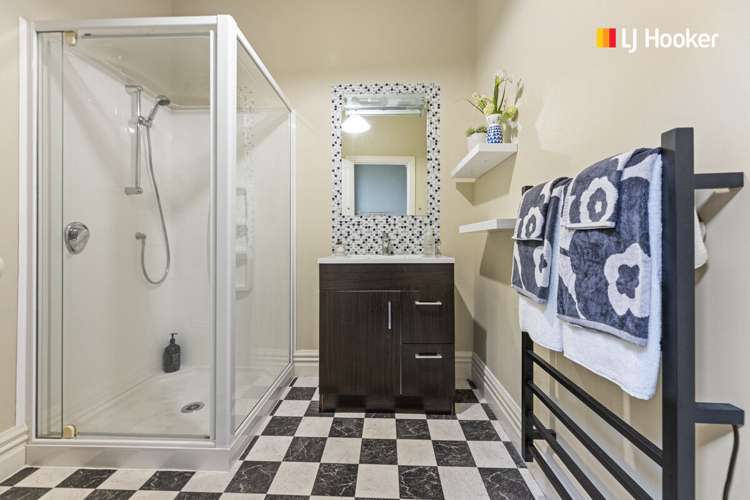 19 Middleton Road Kew_23