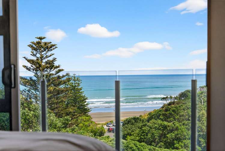 10 Waitea Road Muriwai Beach_1