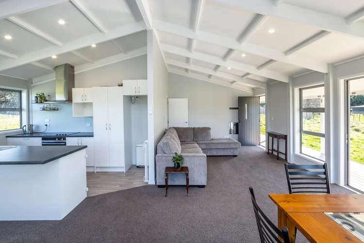 59 Western Lake Road Featherston_8