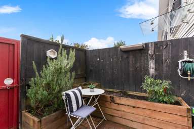37/99 Mays Road_2