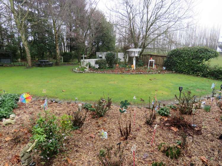 163 Wards Road Chertsey_20