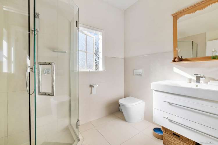 284 Whitford Park Road Whitford_11