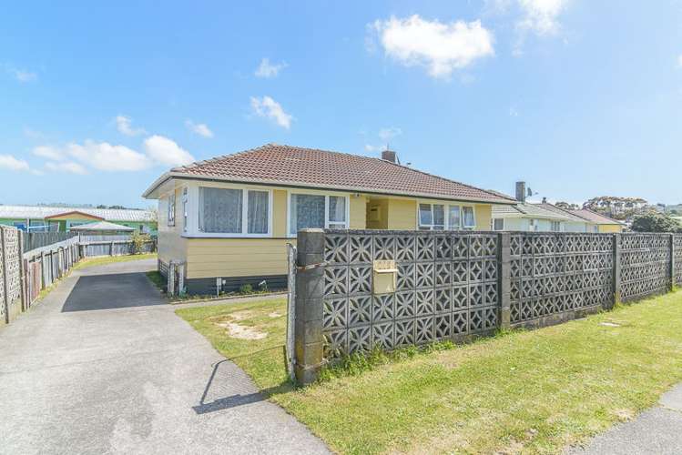 363 Warspite Avenue Waitangirua_21