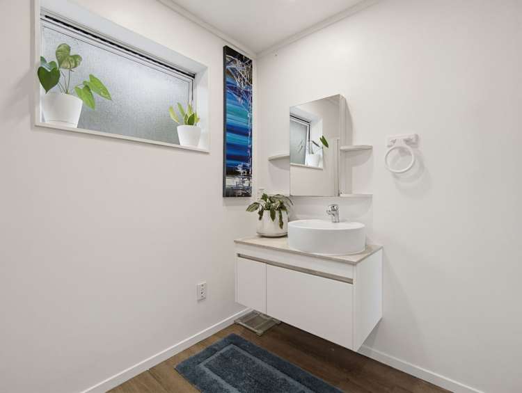 2/33F Springs Road Parakai Helensville_13