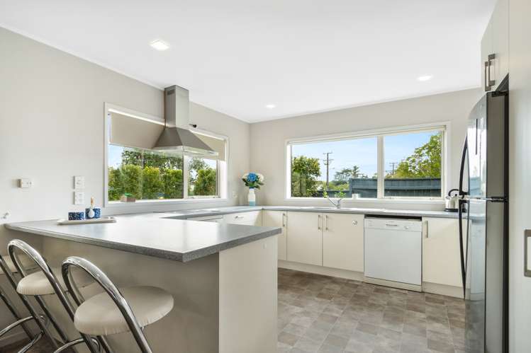 1/40 Amberley Avenue Te Atatu South_12