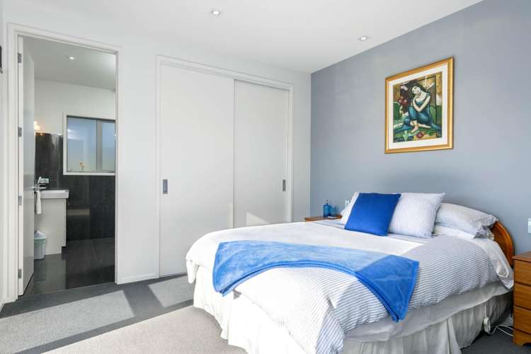 7 Golf View Close Fairhall_32