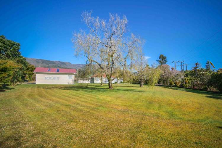 2 Mcgill Street Waimangaroa_16