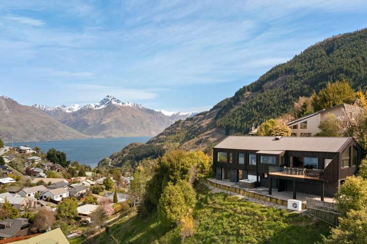 8 Lochy Road Fernhill_12