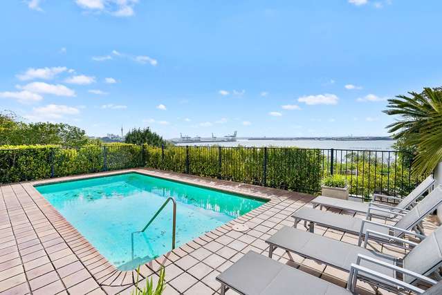 82 Paritai Drive 1743_2