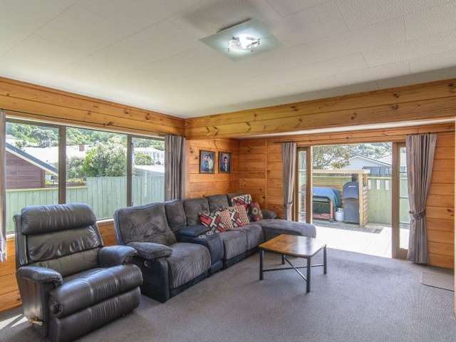 210a Queens Drive Lyall Bay_1