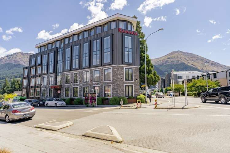 205 (Door 206) Ramada Hotel, 18 Frankton Road_1