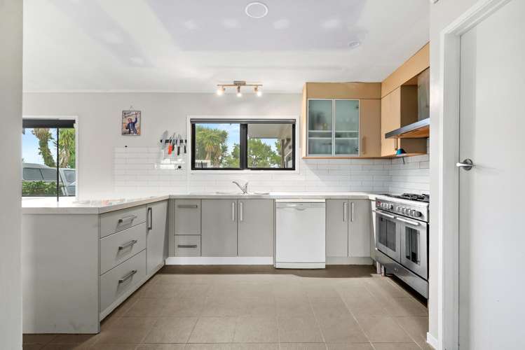 334 Fitzgerald Road Drury_15